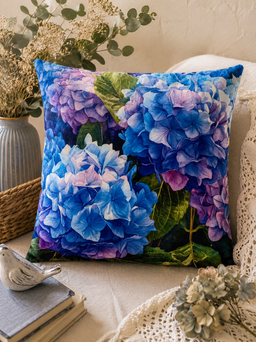 Housses de coussin décoratives aux motifs fleurs, femmes