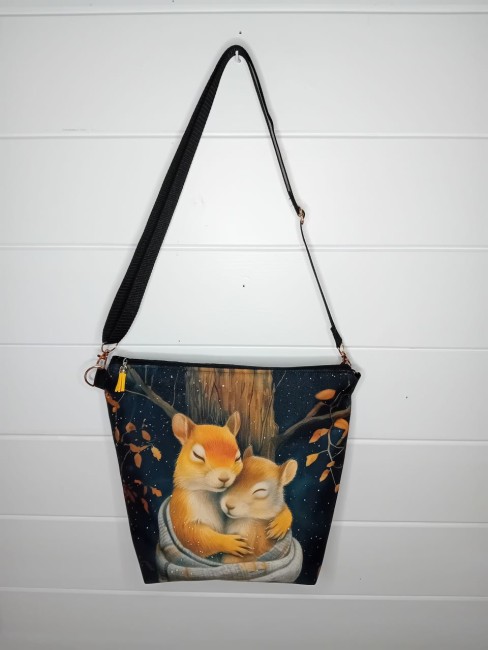Sac à main artisanal Douceur d’écureuils, motif de deux écureuils, création artisanale dans les Vosges