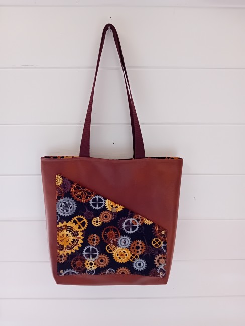 Cabas femme marron Steampunk – modèle unique et artisanal | Les Cabas en folie Cabas femme marron Steampunk avec poche imprimée à motifs d’engrenages