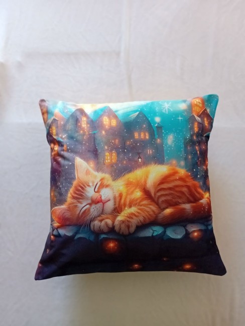 Housse de coussin Chaton endormi 45×45 en velours | Les Cabas en folie Housse de coussin Chaton endormi en velours imprimé 45 × 45 cm