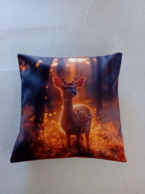 Housse de coussin Chevreuil en forêt automnale en velours 45×45 | Les Cabas en folie Housse de coussin Chevreuil en forêt automnale en velours imprimé 45 × 45 cm