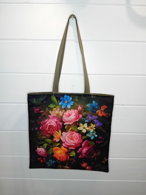 Tote bag Jardin Secret au bouquet de fleurs multicolores sur fond noir, modèle unique dans les Vosges
