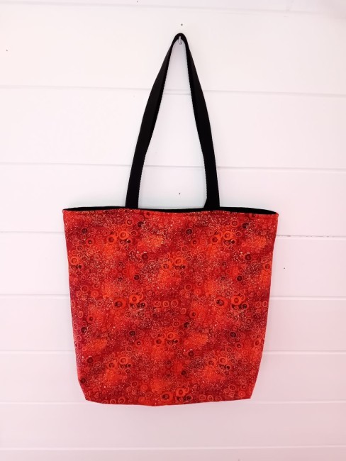 Cabas Éclat d’Automne aux motifs rouges, bordeaux, orange et dorés, modèle unique confectionné dans les Vosges