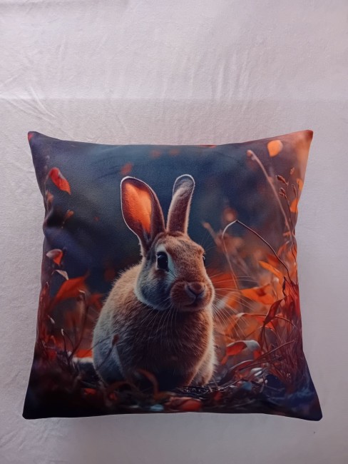 Housse de coussin en velours motif lapin en foret automnale fait main