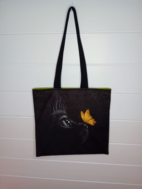 Tote bag Moment de poésie avec motif de chat noir et papillon doré, création artisanale dans les Vosges
