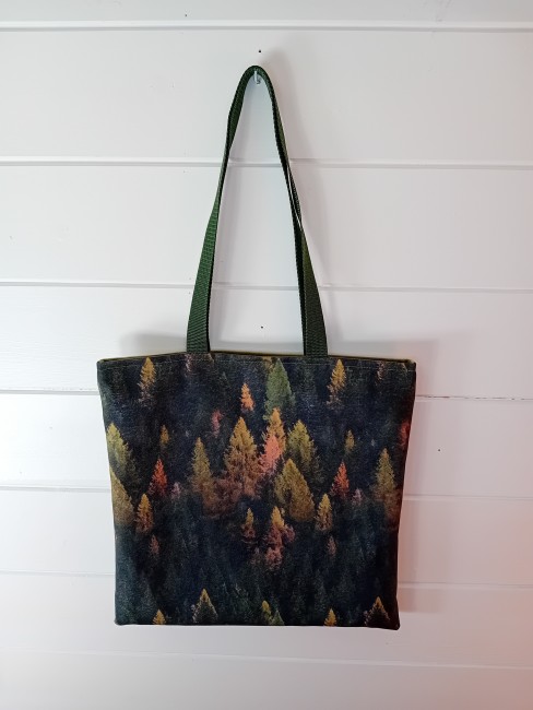 Tote bag artisanal Forêt des Vosges, motif de forêt de sapins, création artisanale dans les Vosges