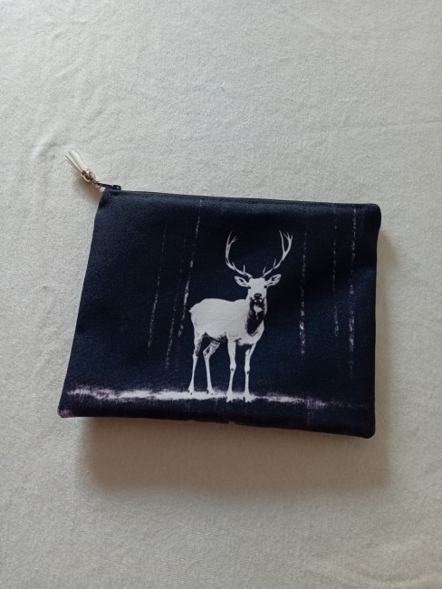 Trousse Esprit des Vosges en toile canvas imprimée noir et blanc avec dos en suédine noire – Les Cabas en folie