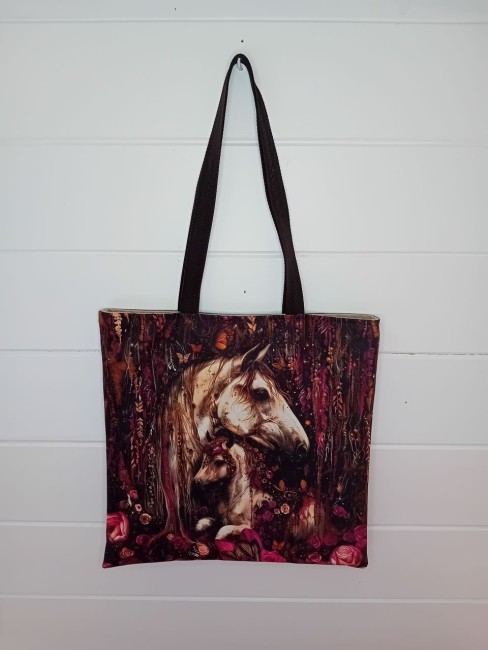 Tote bag Cheval et poulain avec fleurs et feuillages, polyester imprimé et simili cuir marron – Bonnes affaires | Les Cabas en folie