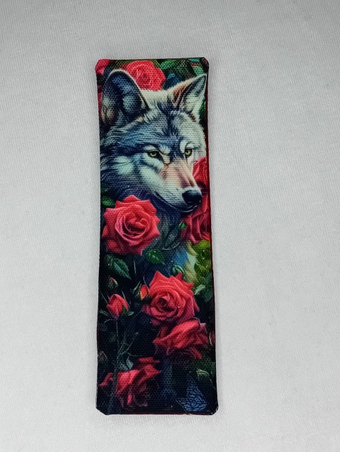 Marque-page Loup et roses 14,5 x 4,5 cm avec motif de loup et roses rouges – Les Cabas en folie