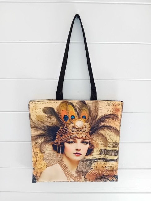 Tote bag Élégance rétro au motif de femme avec plumes et bijoux, modèle unique dans les Vosges