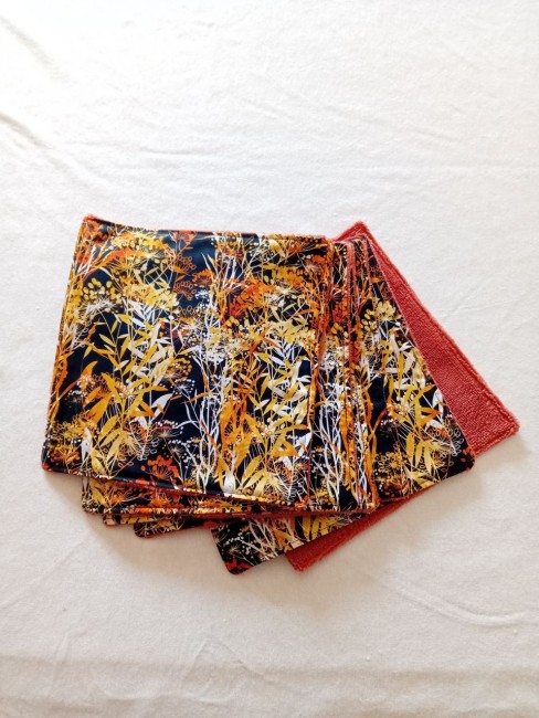 Lot de 6 essuie-tout lavables motif feuillages et fleurs d’automne, tissu imprimé bleu nuit et éponge rouge