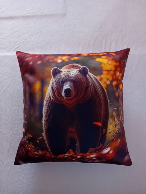 Housse Coussin Ours Velours 45x45 | Motifs Animaux Vosges | Les Cabas en folie Housse de coussin en velours motif animaux ours en foret automnale faite main