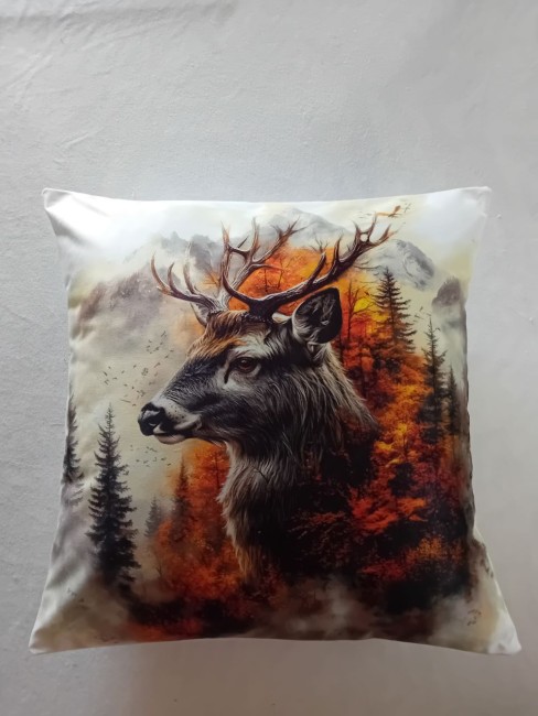 Housse de coussin Cerf en forêt en velours 45×45 | Les Cabas en folie Housse de coussin Cerf en forêt en velours imprimé 45 × 45 cm