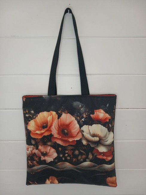Tote bag Éclat de coquelicots – Fait main | Les Cabas en folie Tote bag Éclat de coquelicots aux fleurs corail, rose et orangé sur fond noir, création originale dans les Vosges
