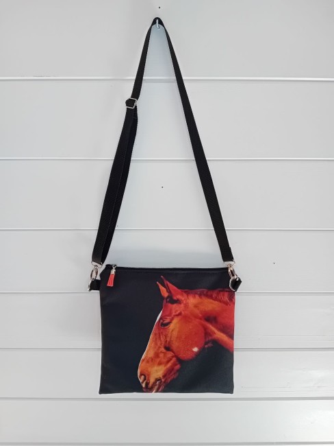 Pochette sac cheval | Création artisanale | Animaux et passion | Les Cabas en folie Pochette sac cheval, création artisanale, accessoire animaux et passion