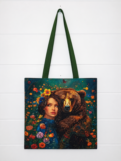 Tote bag Harmonie Sauvage avec femme et ours brun dans un décor fleuri, confection artisanale dans les Vosges