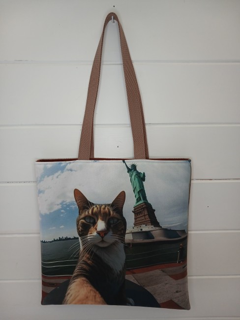 Tote bag Chat à New York avec chat face à la Statue de la Liberté, confection artisanale dans les Vosges