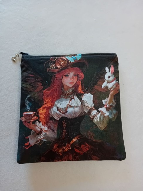 Trousse Steampunk représentant une femme avec un lapin blanc