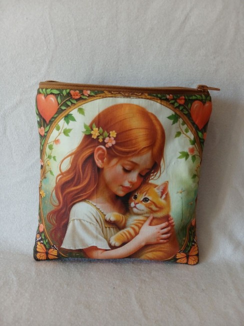 Trousse multi-usage motif fillette et son chat, Tendresse féline, modèle unique confectionné dans les Vosges