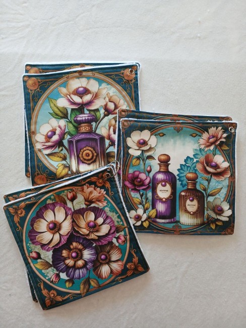 Lot de 6 essuie-tout lavables – Fleurs et flacons de parfum vintage | Les Cabas en folie Lot de 6 essuie-tout lavables motifs fleurs et flacons de parfum vintage, en éponge bambou et coton imprimé