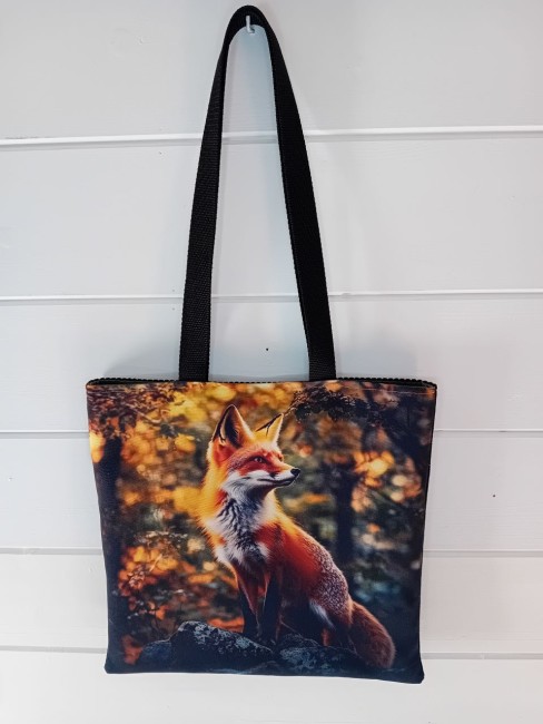 Tote bag artisanal « Renard en forêt » avec motif de renard dans une forêt aux couleurs automnales