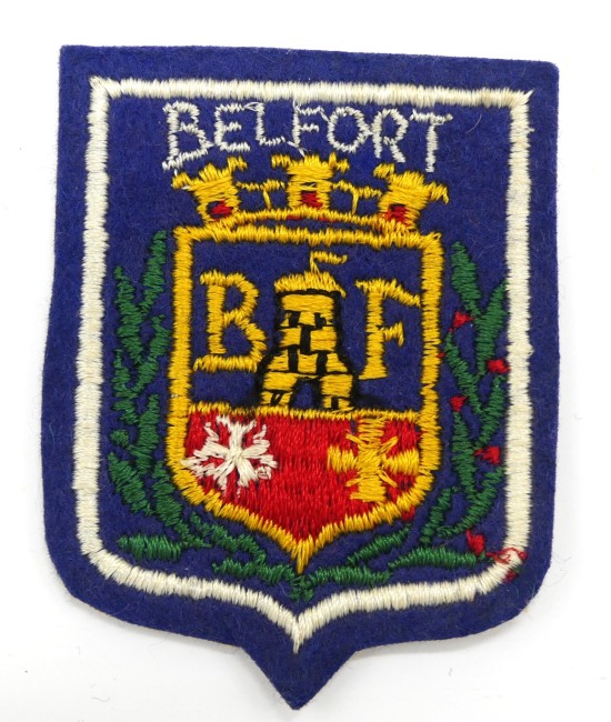 P1260057 Ecusson ancien brodé  ville Belfort