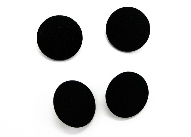 P1030947 4 boutons couture noirs tissu / métal 20 MM