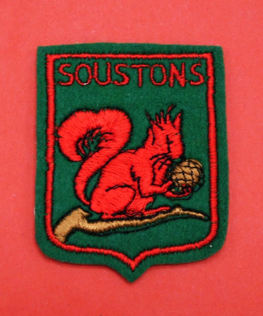 P1080376 Ecusson brodé ville SOUSTONS
