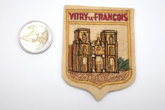 P1060278 Ecusson ancien brodé ville Vitry - Le - François