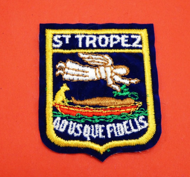 P1070942 Ecusson brodé ville Saint Tropez