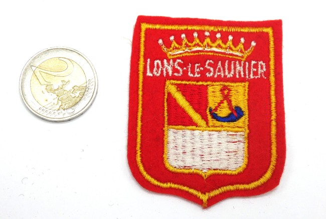 P1090282 Ecusson brodé ville Lons Le Saunier