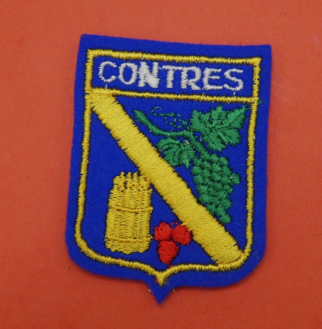 P1080823 Ecusson brodé ville CONTRES
