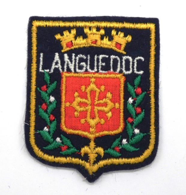 P1040972 Ecusson brodé ville Languedoc