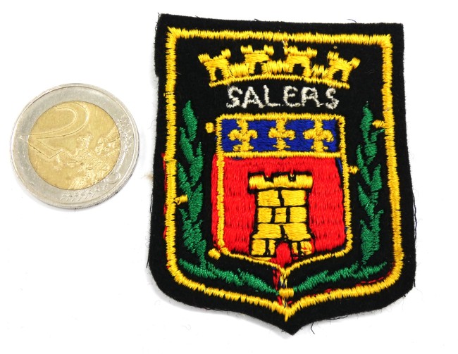 Ecusson ancien brodé ville SALERS 