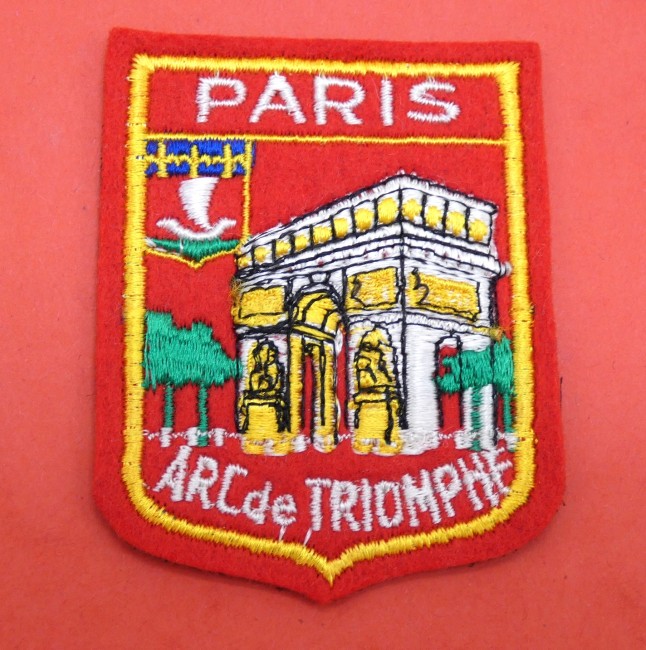Ecusson brodé  ville Paris  Arc de Triomphe 