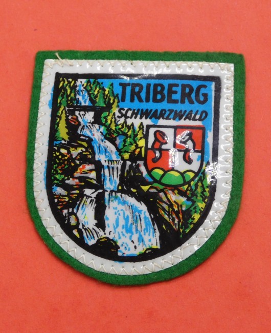 P1090247 Ecusson brodé ville Triber Schwarzwald