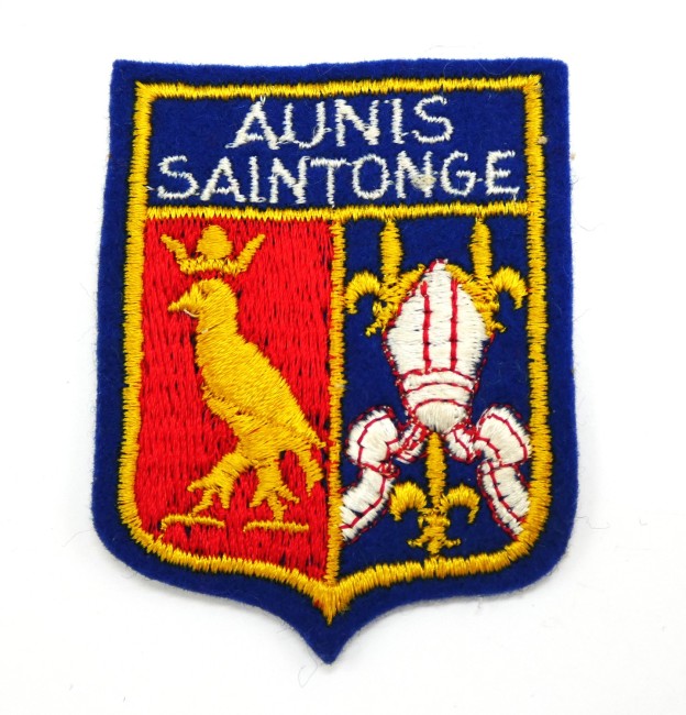 P1080771 Ecusson brodé ville AUNIS SAINTONGE