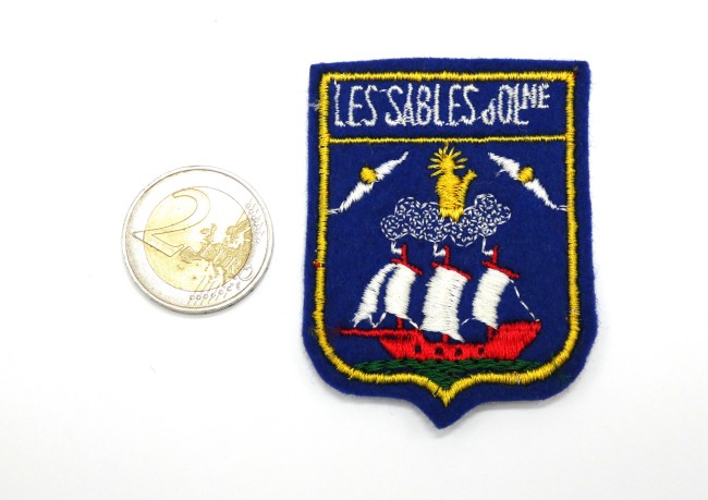 P1060272 Ecusson brodé Les Sables D 'OLne