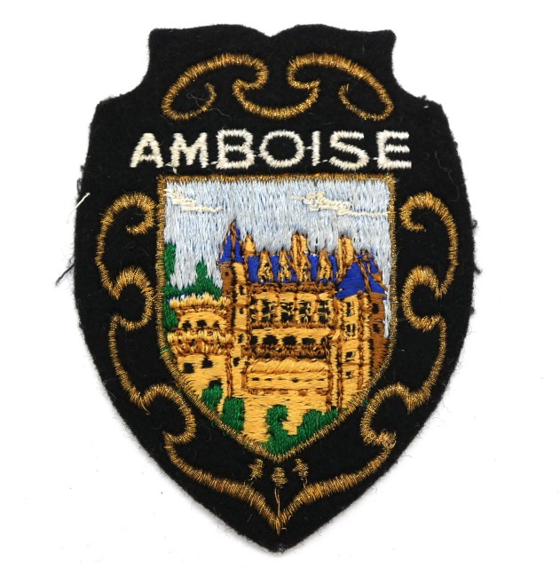 P1020066 Ecusson mersse brodé ville AMBOISE