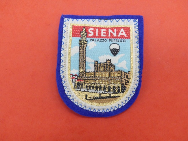 P1260085 Ecusson brodé ville SIENA
