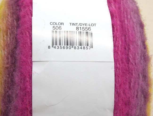 P1050784 Une pelote 200 gr Fil à tricoetr KATIA HOLI C 506