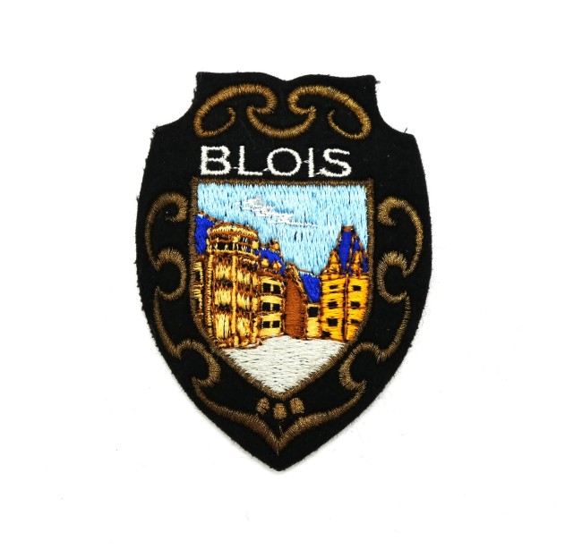 P1020107 Ecusson brodé ville BLOIS
