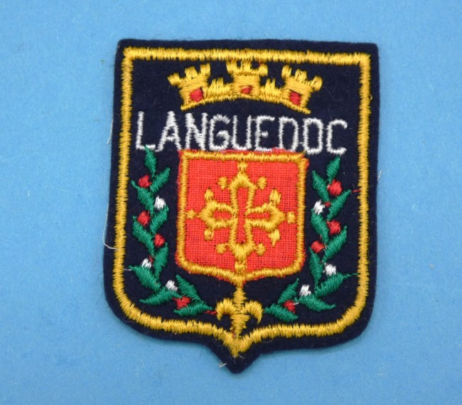 P1040975 Ecusson brodé ville Languedoc