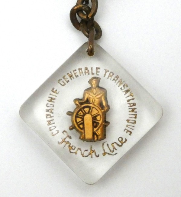 P1050206 Porte clé inclusion compagnie générale transatlantique