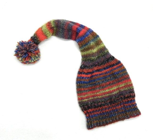 Bonnet lutin femme  avec pompon muticolore en laine Katia azteca Myrayas C 713 