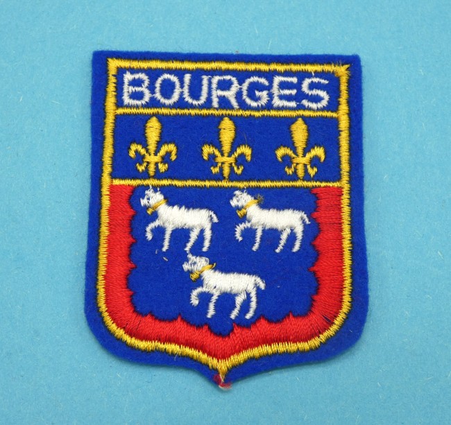 P1100087 Ecusson brodé ville BOURGES à coudre
