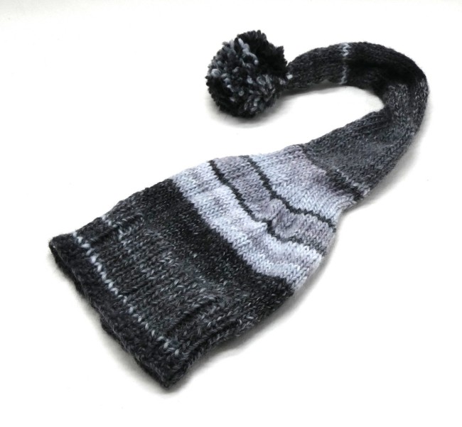 P1010948 Bonnet lutin noir & gris Katia Azteca