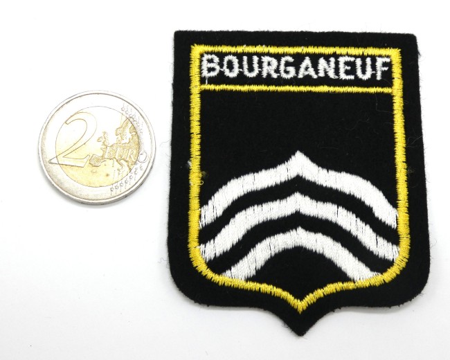 P1080555 Ecusson brodé ville BOURGANEUF