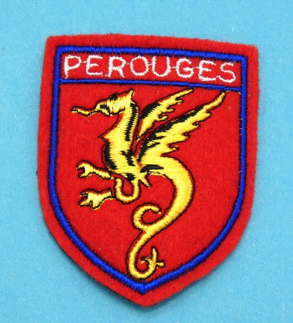 P1080388 Ecusson brodé ville PEROUGES