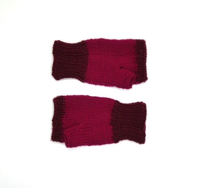 Mitaines pour femme couleur rose  fuchsia / prune 100% laine merino
